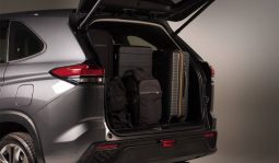 Toyota Innova Zenix full