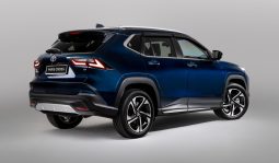 Toyota Yaris Cross full