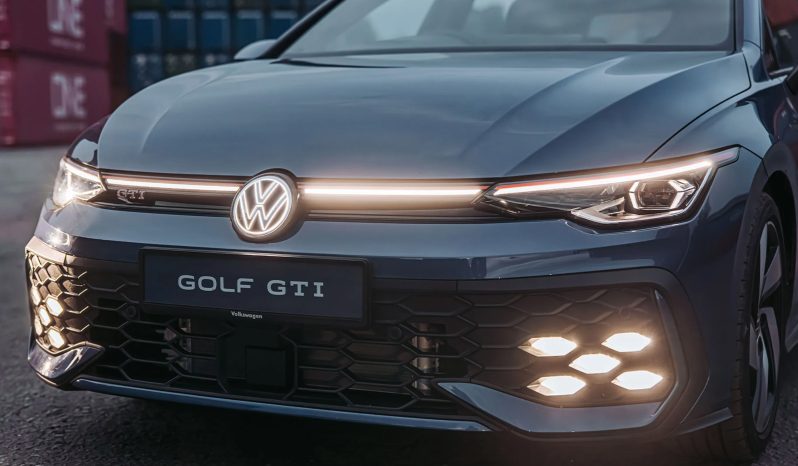 Volkswagen Golf GTI full