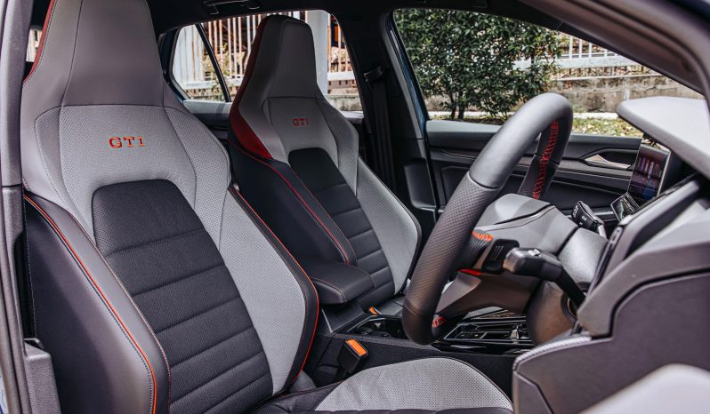 Volkswagen Golf GTI full