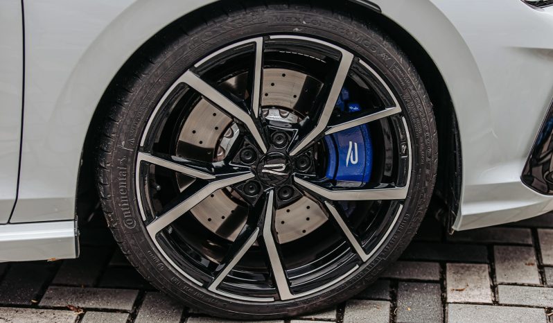 Volkswagen Golf R full