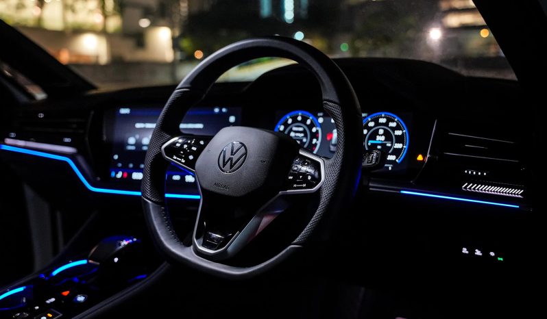 Volkswagen Touareg R-Line full
