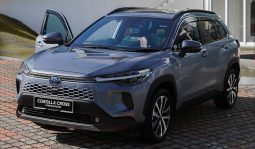 Toyota Corolla Cross 1.8 HEV full