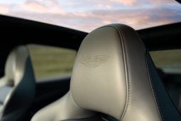 Aston Martin DBX707 full