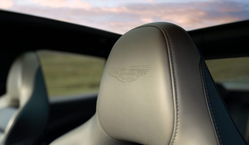 Aston Martin DBX707 full
